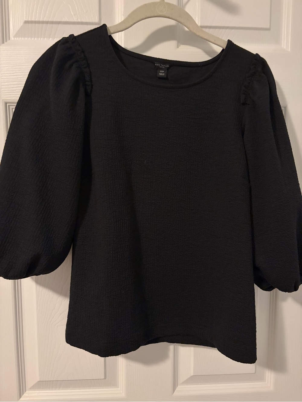 Ann Taylor Black Textured Puff Sleeve Ruffle Blouse Top XXSP